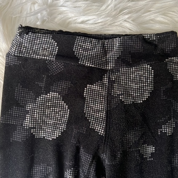 LuLaRoe Floral Graphic Leggings Size S/M - Picture 3 of 4